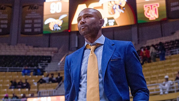 How raising seven sons led Mo Williams to coach basketball at Jackson State